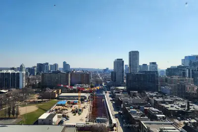 100 Queen Street E 2305, Toronto C08, On M5c 0b5
