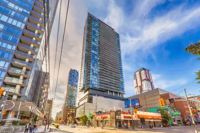 290 Adelaide Street W 1301, Toronto C01, On M5v 1p6