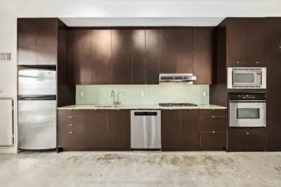 23 Brant Street 707, Toronto C01, ON M5V 2L5