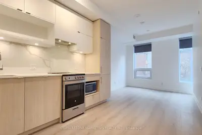 100 Queen Street E 301, Toronto C08, On M5c 0b5
