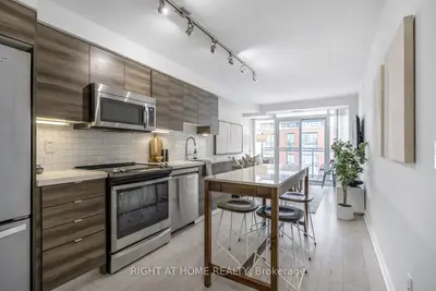 525 Adelaide Street W 1622, Toronto C01, On M5v 0n7