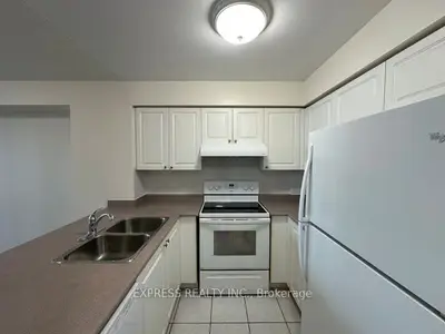 8 Hillcrest Avenue 905, Toronto C14, ON M2N 6Y6