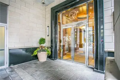 763 Bay Street 3004, Toronto C01, ON M5G 2R3