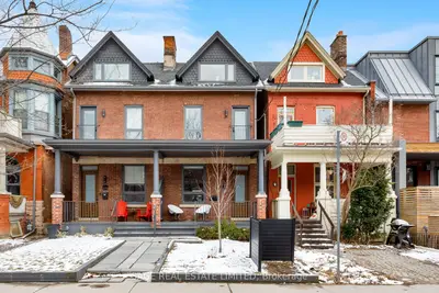 221 Crawford Street, Toronto C01, On M6j 2v5