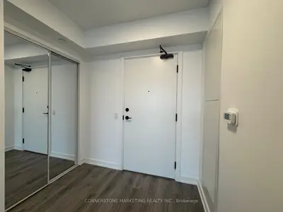100 Queen Street E 1607, Toronto C08, On M5c 1s6