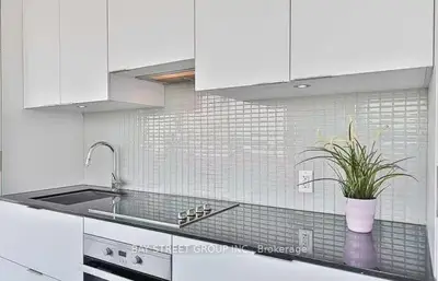 5 St Joseph Street 302, Toronto C01, On M4y 1j6