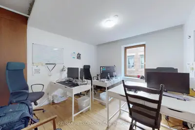 527 Bloor Street W 3, Toronto, On M5s 1y5