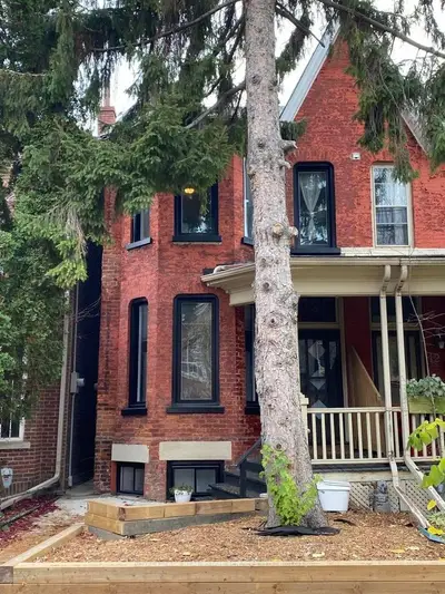 10 Fennings Street 2, Toronto C01, ON M6J 3B8