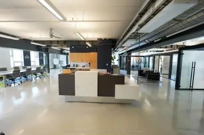 550 Bayview Avenue W 400, Toronto C11, ON M4W 3X8