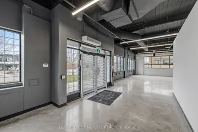 30 Bermondsey Road, Toronto C13, On M4b 1z5