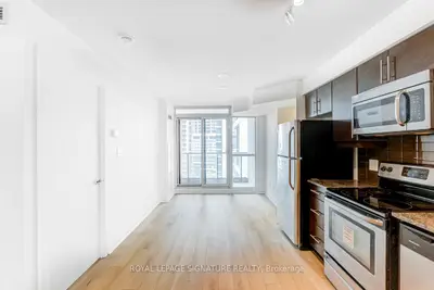 33 Bay Street 1205, Toronto C01, On M5j 2z3