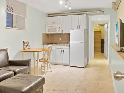 1491 Dundas Street W 1B, Toronto C01, ON M6K 1T6