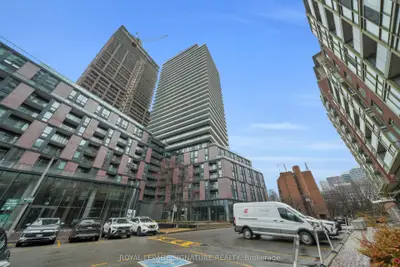 35 Parliament Street 1104, Toronto C08, On M5a 0z5
