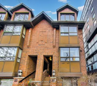 21 Dundonald Street, Toronto C08, ON M4Y 1K3
