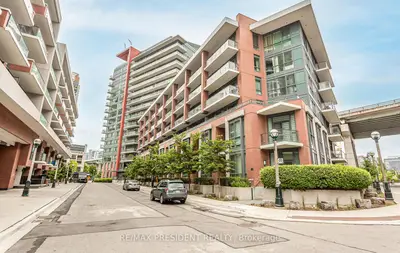 50 Bruyeres Mews 901, Toronto C01, On M5v 0h8