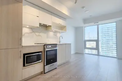 100 Queen Street E 2517, Toronto C08, On M5c 0b5