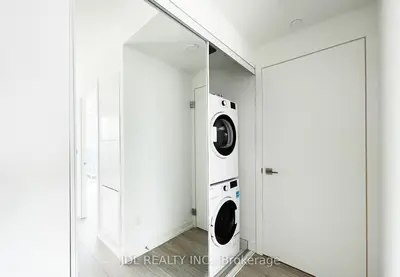 82 Dalhousie Street 3305, Toronto C08, On M5b 0c5