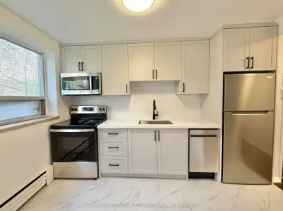 640 Davenport Road 205, Toronto C02, On M5r 1k9