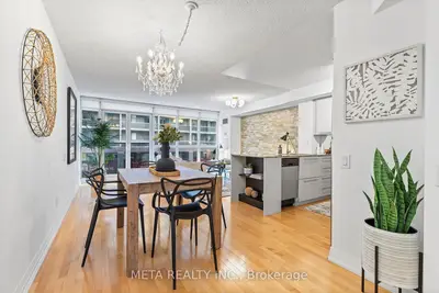 25 Carlton Street 328, Toronto C08, On M5b 1l4