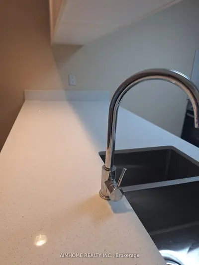38 Elm Street 2207, Toronto C01, On M5g 2k5