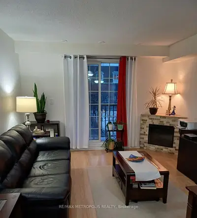 45 Cedarcroft Boulevard 12, Toronto, On M2r 3y2
