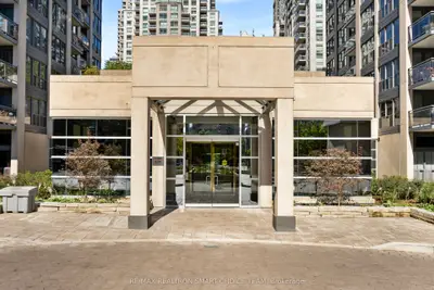 28 Hollywood Avenue 1211, Toronto C14, On M2n 6s4