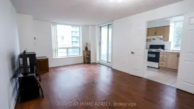 28 Pemberton Avenue 300, Toronto C14, On M2m 4l1