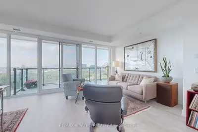 20 Inn On The Park Drive 1432, Toronto C13, On M3c 0p8