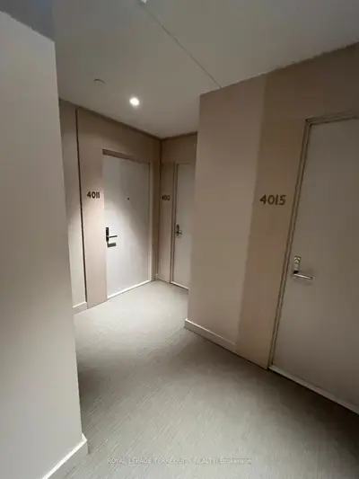 115 Blue Jays Way 4012, Toronto C01, On M5v 0n4