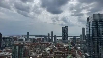 88 Queen Street E 4209, Toronto C08, On M5c 0b6