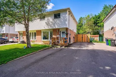 345 Hollyberry Trail, Toronto C15, On M2h 2p5