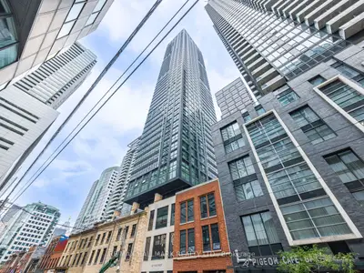 327 King Street W 3706, Toronto C01, On M5v 0w7