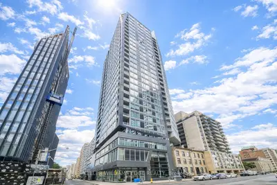 68 Shuter Street 1009, Toronto C08, On M5b 1b4