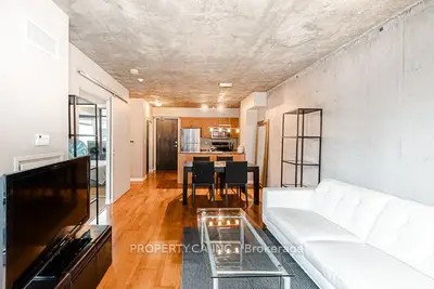 22 Wellesley Street E 807, Toronto C08, On M4y 1g3
