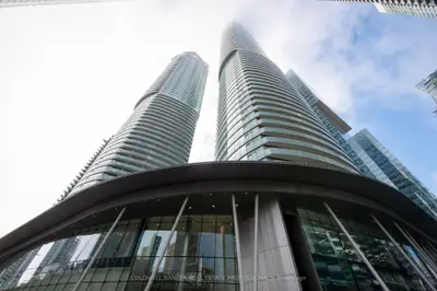 12 York Street 4111, Toronto C01, On M5j 0a9