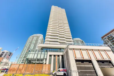 15 Holmes Avenue 704, Toronto C14, On M2n 4l8