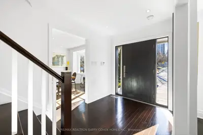 215 Lonsmount Drive, Toronto, On M5p 2y6