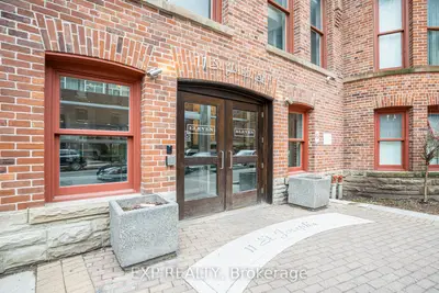 11 St. Joseph Street 809, Toronto C01, On M4y 3g4