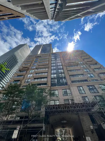 35 Hayden Street 1410, Toronto C08, On M4y 3c3