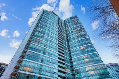 81 Navy Wharf Court S 815, Toronto C01, On M5v 3s2