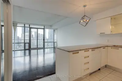 37 Grosvenor Street 2904, Toronto C01, On M4y 3g5