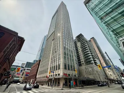 210 Victoria Street 717, Toronto C08, On M5b 2r3