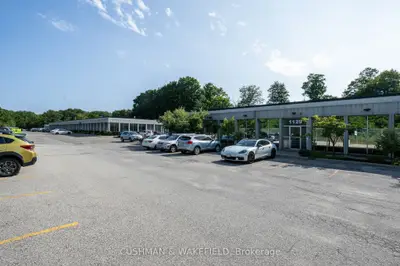 1129 Leslie Street, Toronto C13, On M3c 2k4