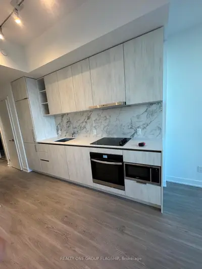 8 Wellesley Street W 3111, Toronto C01, On M4y 0j5