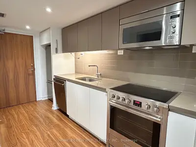 75 Queens Wharf Road 1109, Toronto C01, On M5v 0j8