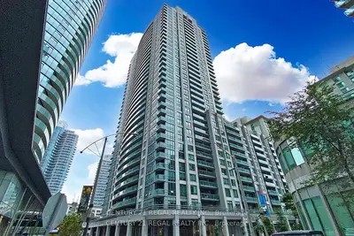 19 Grand Trunk Crescent 2706, Toronto C01, On M5j 3a3
