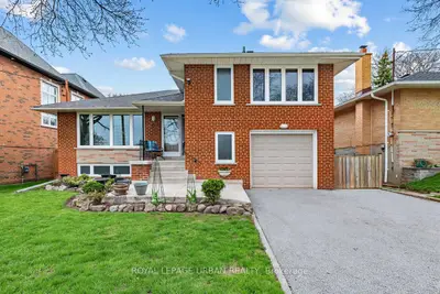 10 Kenewen Court, Toronto C13, On M4a 1r8
