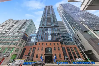 88 Blue Jays Way 1401, Toronto C01, On M5v 0l7
