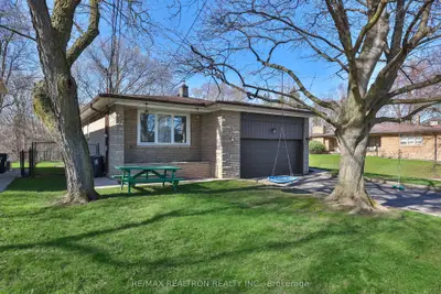 122 Hove Street, Toronto C06, On M3h 4z7