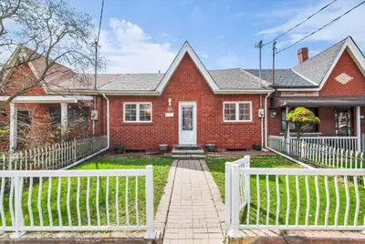 69 Robinson Street, Toronto C01, On M6j 1l4